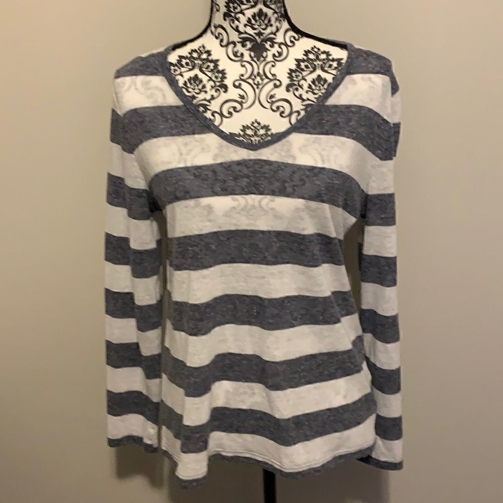 Faded Glory Woman’s Long Sleeve Shirt Size M